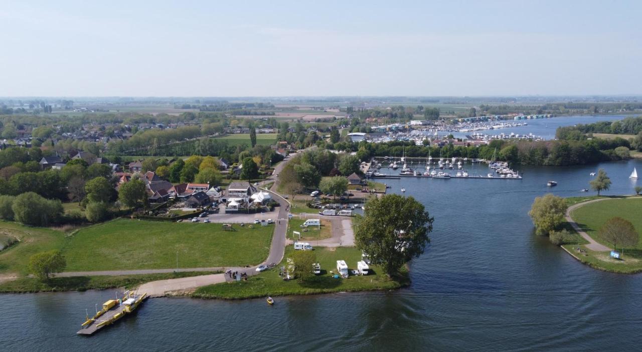 Zonnig Appartement Maasbommel. ภายนอก รูปภาพ